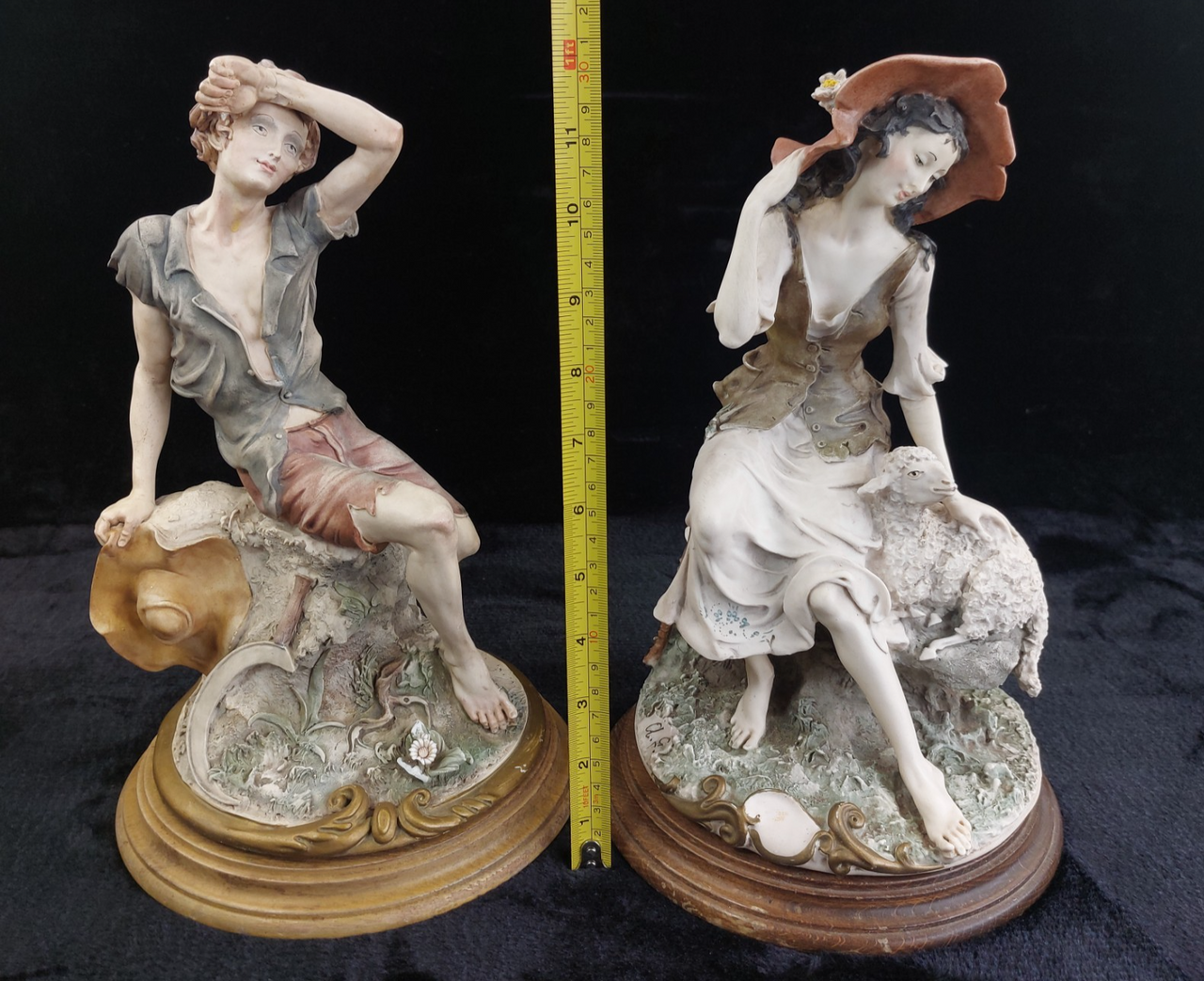 Giuseppe Figurine Armani Couple repaired Flower & Arm Rustic 30cm Resin Italian.2