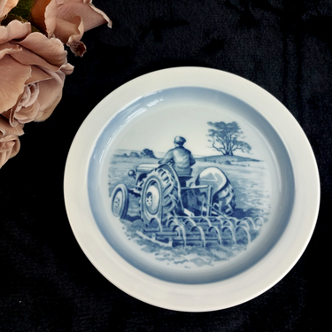 Royal Copenhagen Blue Plate  19cm Farmer Tractor Scene 299010 Denmark 52280