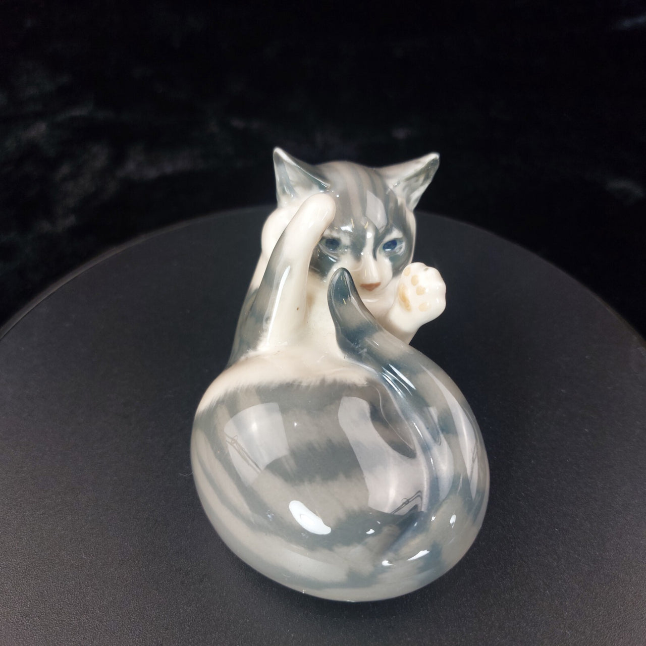 Copenhagen Royal cat Figurine Playful Kitten gift 727 Gray White Cat Denmark dec5