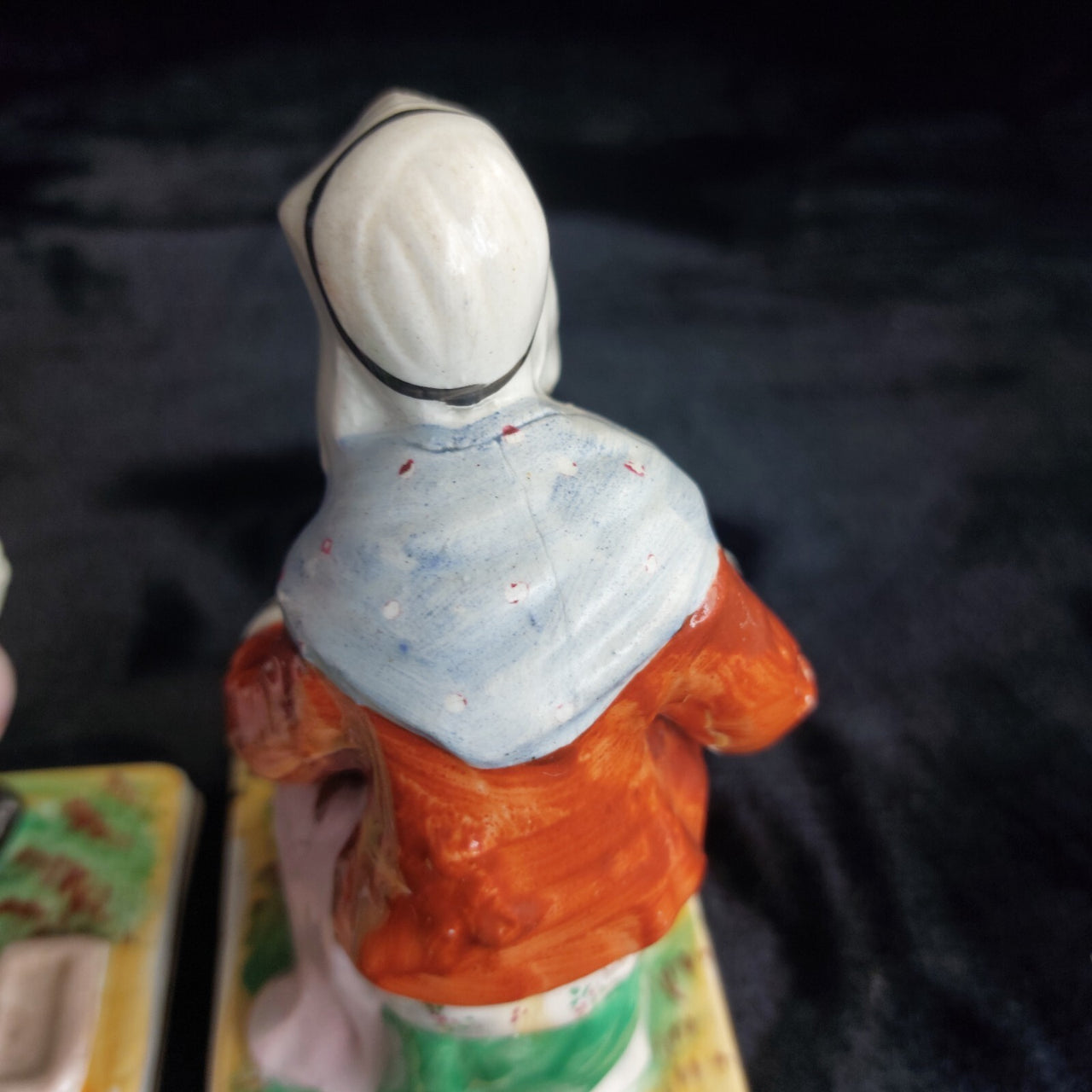Antique Staffordshire decor Figurines Seated Couple classic Pair 906g  see pics4