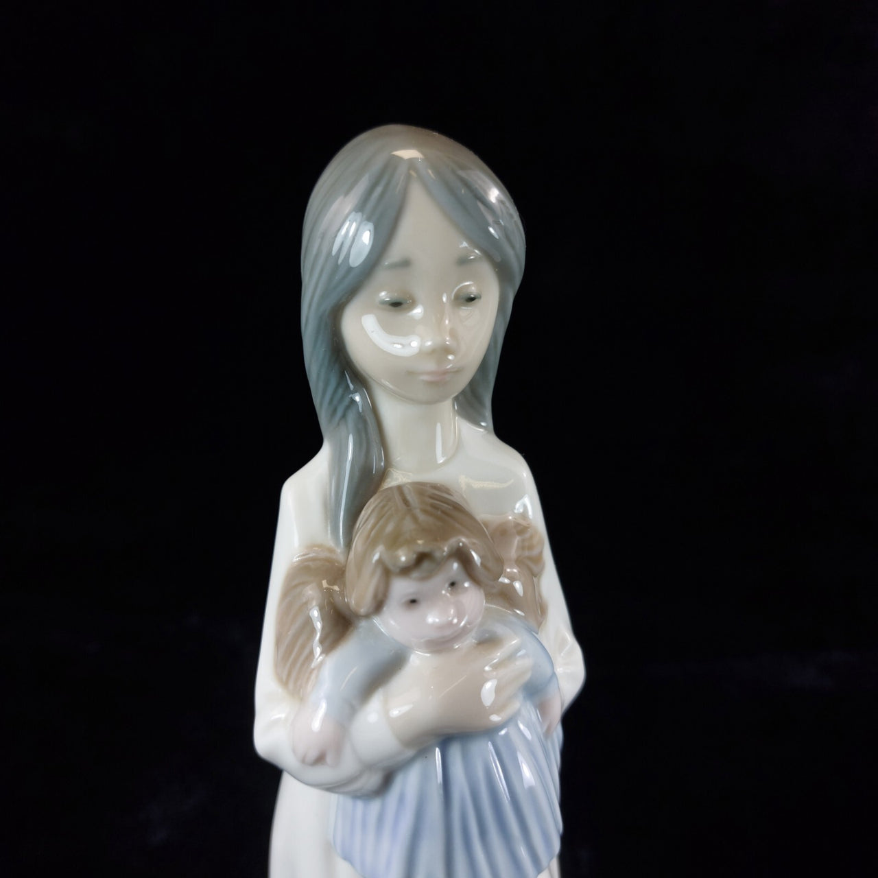 Elegant NAO by Lladró Figurine - 'Girl with Doll' (1990) bookcase figure Spain2
