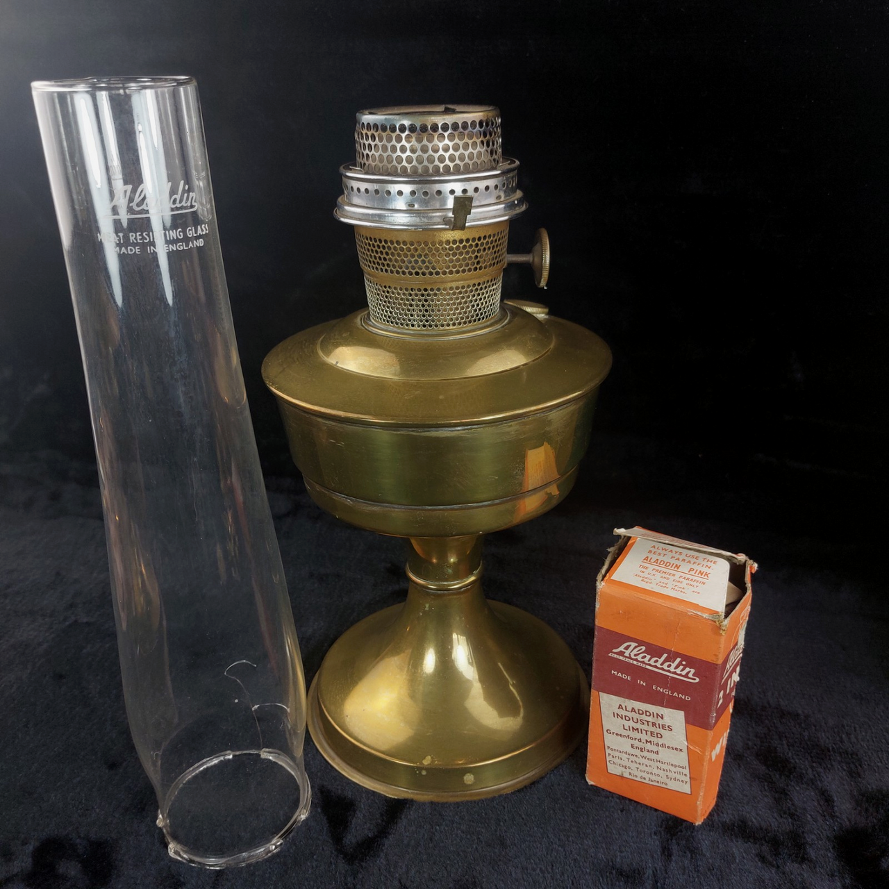 Vintage 1930`s Brass Aladdin Kerosene Parlor Lamp With Paraffin, See The Glass4