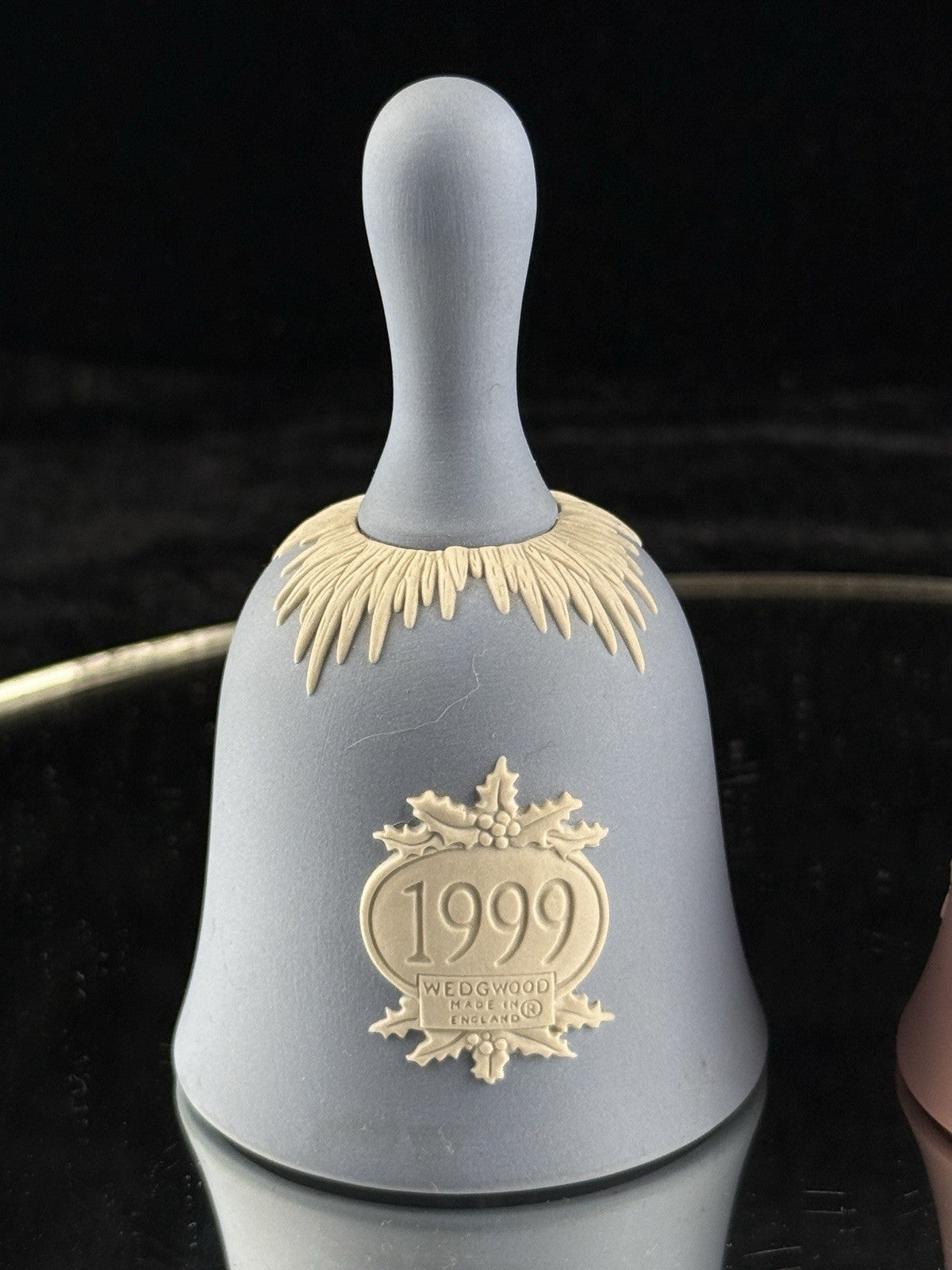 Wedgwood Jasperware Bell Set – 1999 Blue Christmas & Pink Cherub – England5