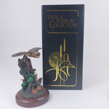 Merlin Collection Owl Figurine on Tree Decorative Stump Statue Collectible Art d0