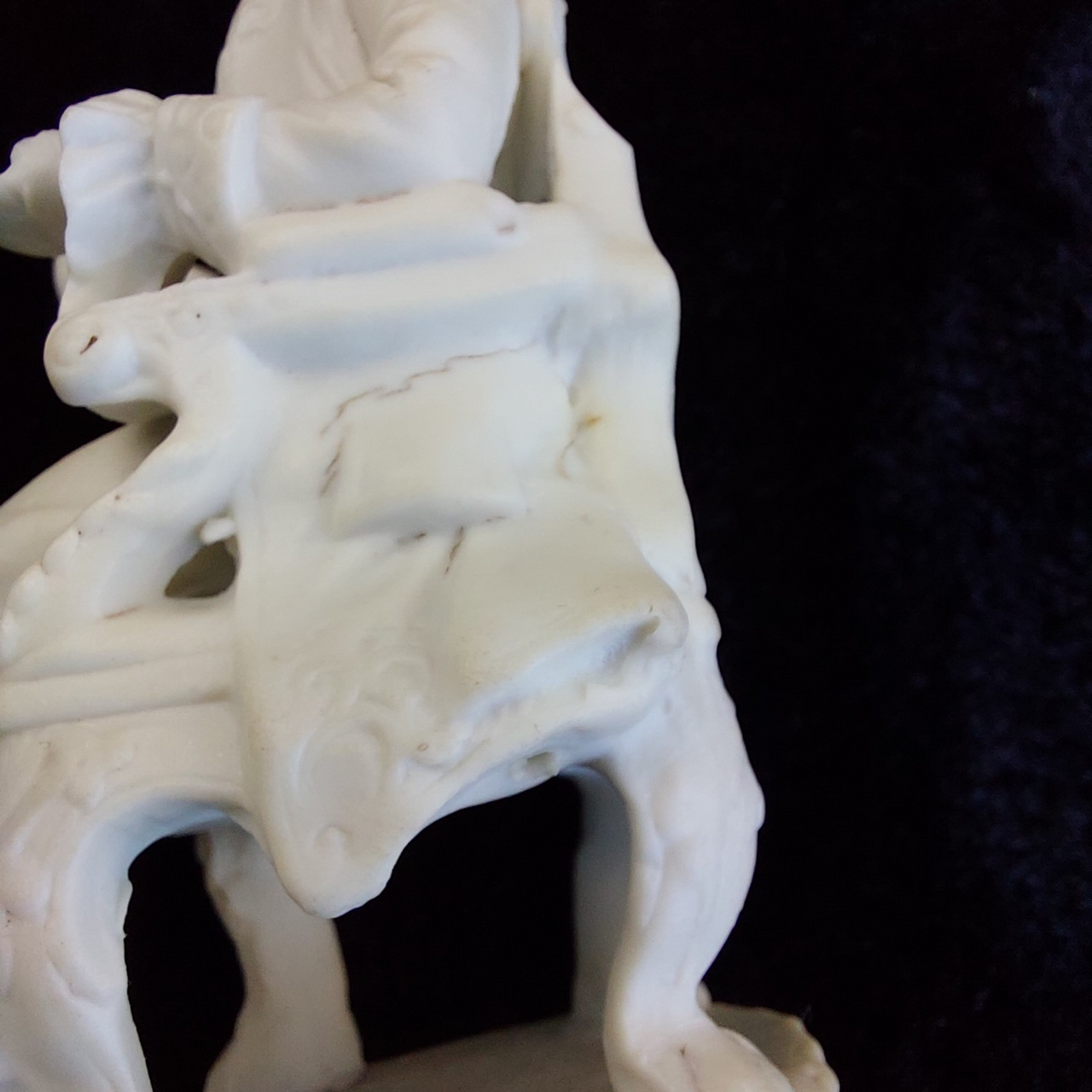 Antique Figurine Bisque 4in Seated Man with Dog White Porcelain Worn & Damaged14