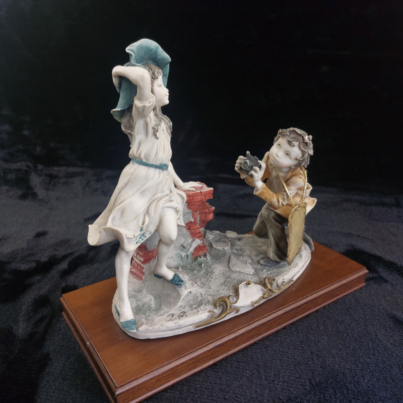 Giuseppe Armani Figurine Photographer 9.5" A.G. Signed Chipped Hair Porcelain2