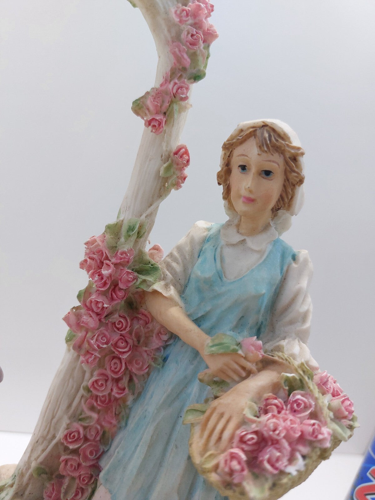 DaVinci Sweet Roses Mother Daughter Figurine Hand Painted England Chipped 7"1