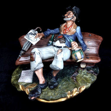 Capodimonte Figurine Old Man on Bench –6.7