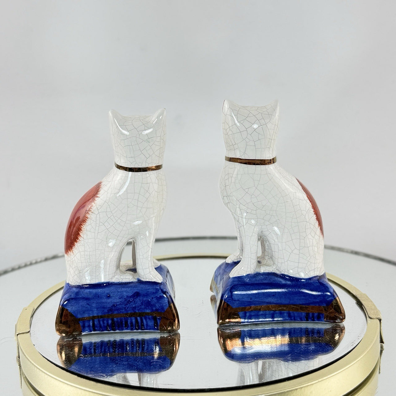 Rare Staffordshire Style Antique Cat Figurine Pair Hand Painted Mantel Cats 4”5