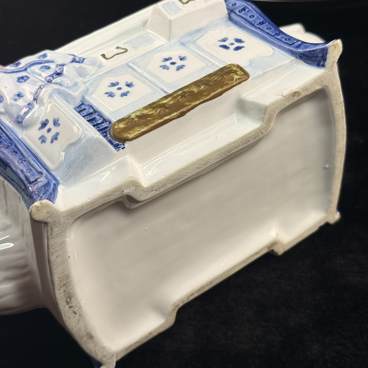 Novelty Machine Sewing Teapot White Blue Gold Ceramic Stitching Theme see pics5