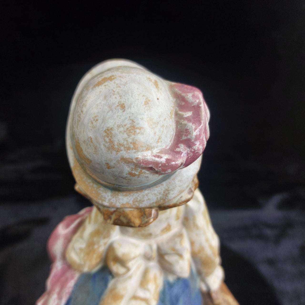Valenzart Spain 9.5" Figurine Girl with Luggage Hand Painted Ceramic Statue9