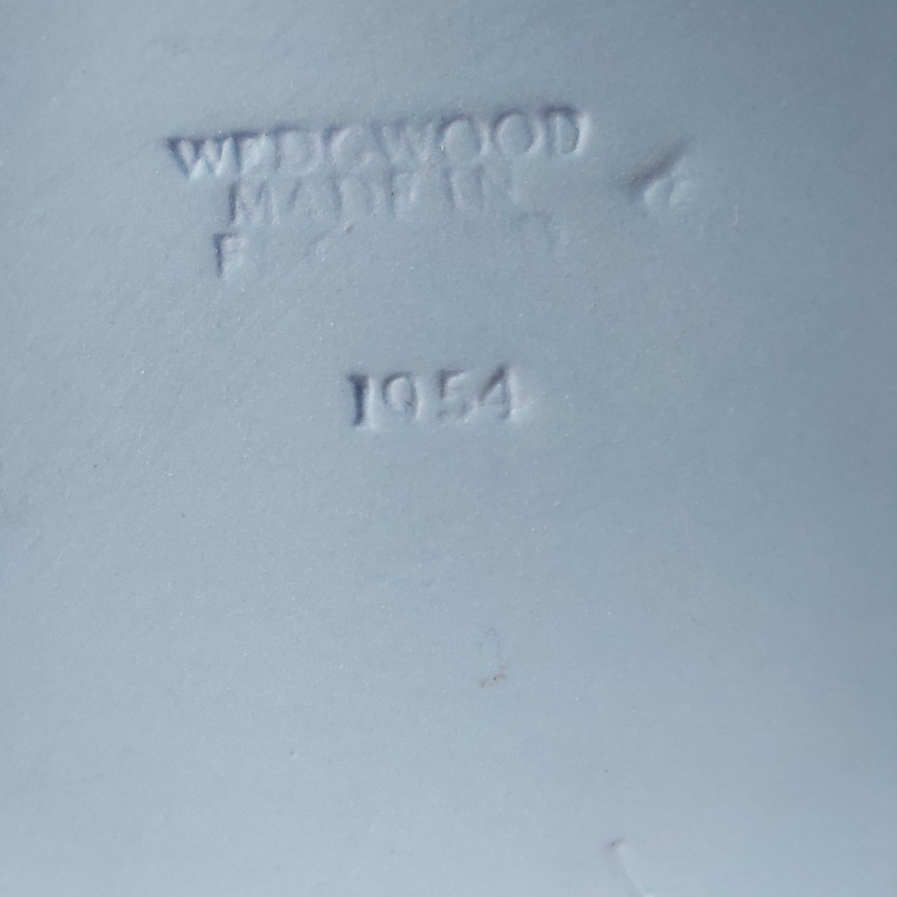 Wedgwood 1954 Blue Jasperware Heart Box 2.5" Cherubs Neoclassical  see pics3