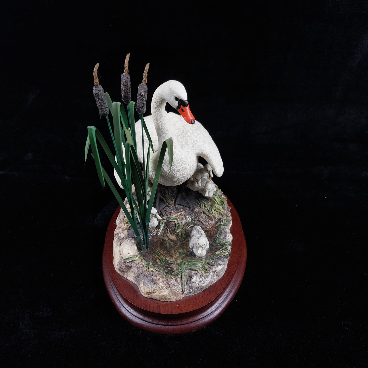Border Arts Fine First One In Swan & Cygnets Figurine 1997 Handmade Scotland dec4