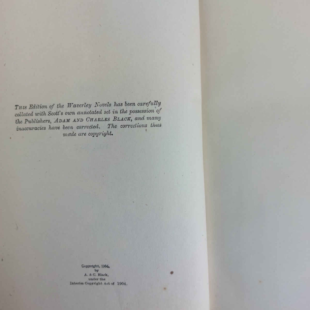 713400