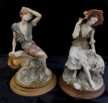 Giuseppe Armani Figurine Couple –Damaged Flower & Arm,  Rustic 30cm0