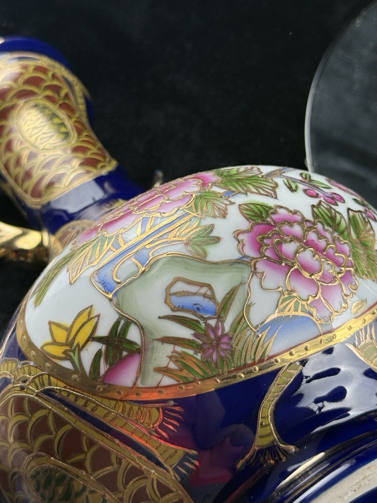 Japanese Blue Cobalt Porcelain Vases Pair Gold Gilt Floral Moriage Antique Decor17