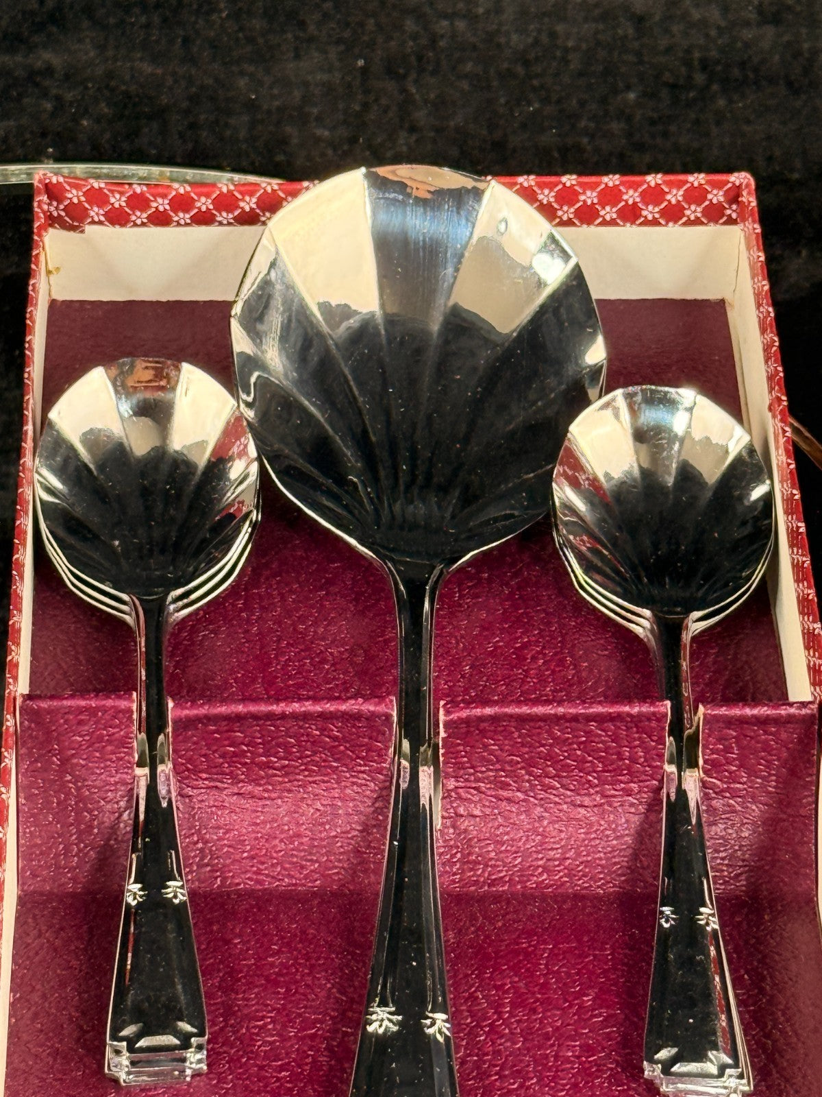 Unity Vintage Chromium Plate Fruit Set (7 Pieces)  Boxed Shell Design Spoons GB9