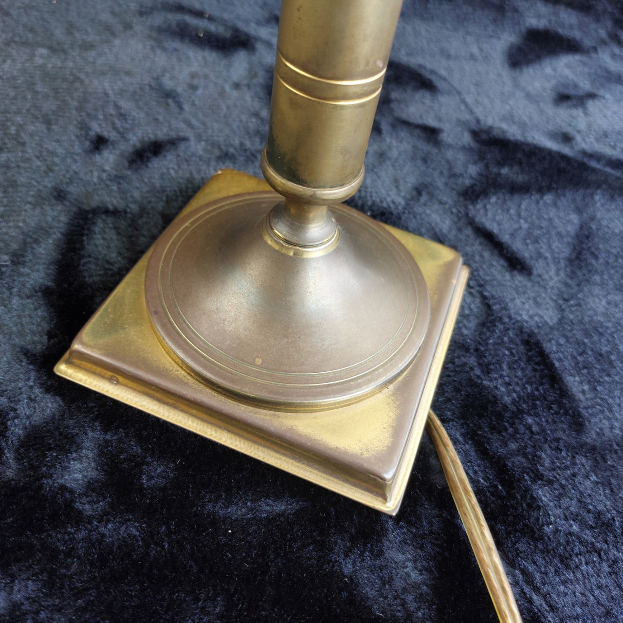 Vintage Brass Lamp Table Patina EU Plug 915gr Classic 12" Tall antique style dec11