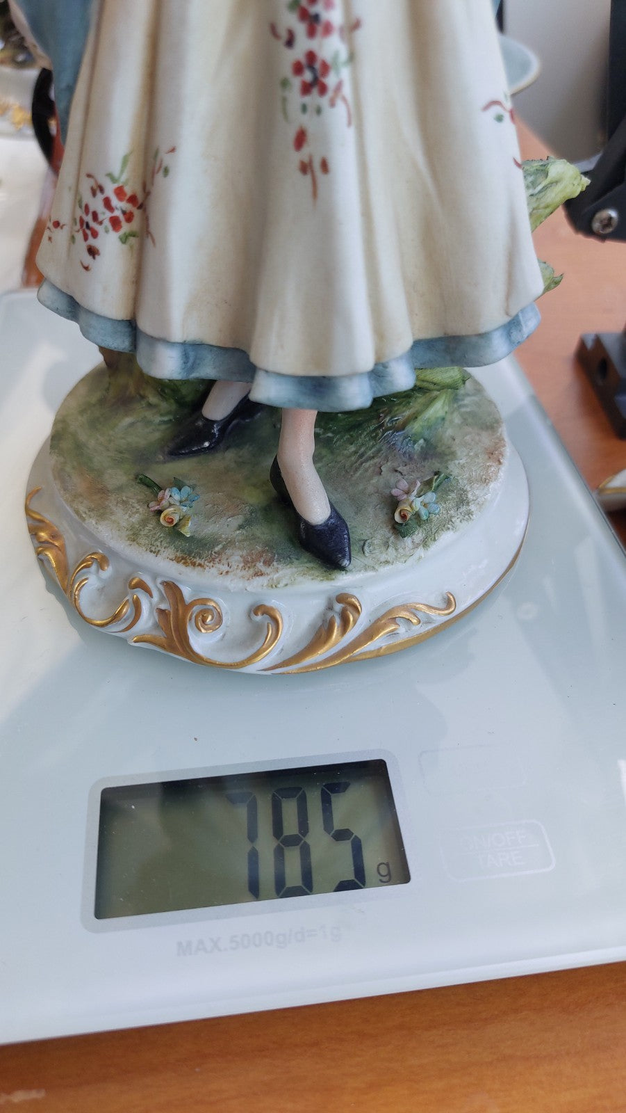Capodimonte sign lady Figurine by Irene Tuzzi Flowers Basket 10" decor bookshelf14