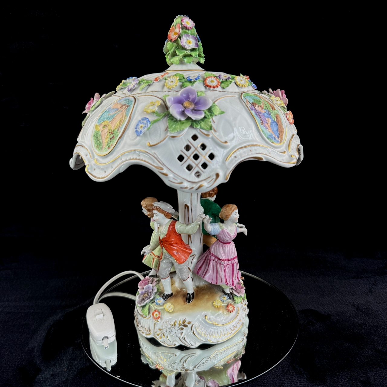 Antique HandPainted Royal KPM Bavaria Porcelain Table Lamp with Floral Motif1
