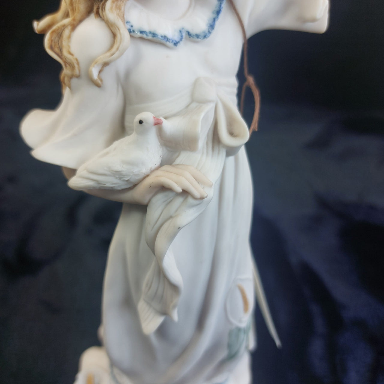 Giuseppe Armani Joy Figurine 1999 Florence Tag Signed by artst see finger .15