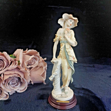 Rare Giuseppe Armani lady Figurine 1993 Florence Lady Rose Hat Signed 9.5