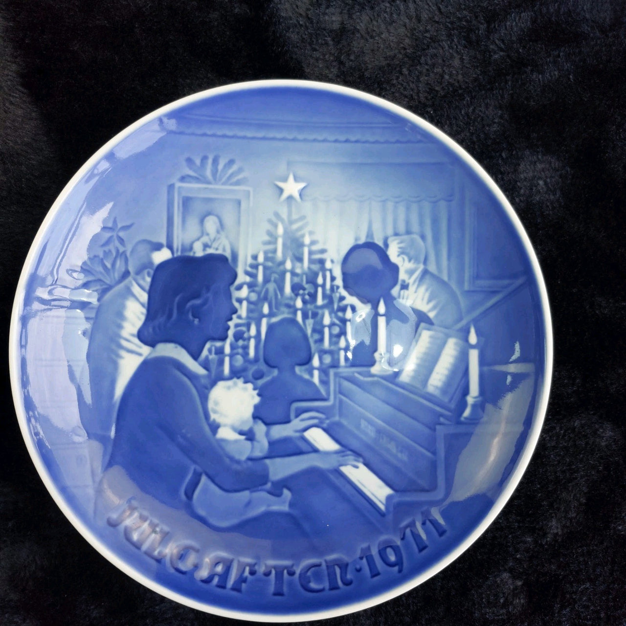 Royal Copenhagen 3 Blue Plates –Carlsberg Collectibles Denmark Set   1977, 1991 9