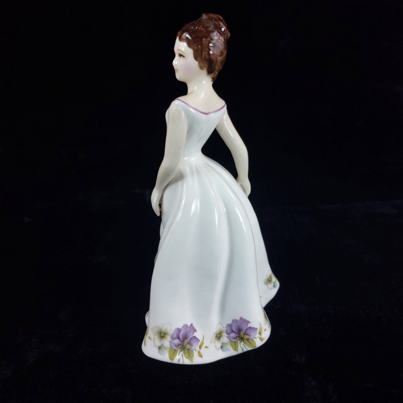 Hidden A Gem: Vintage Norcroft "Marie" Fine Bone China lady Figurine in white8
