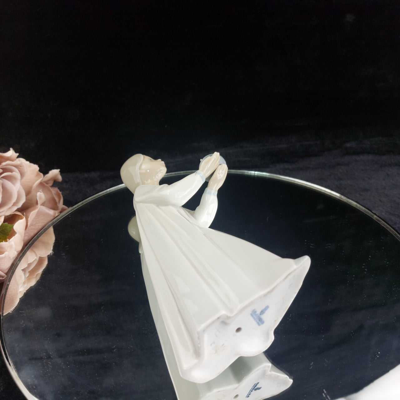 Lladro Girl Figurine 8.5" with Candle Gown White Porcelain child in pjs decor6