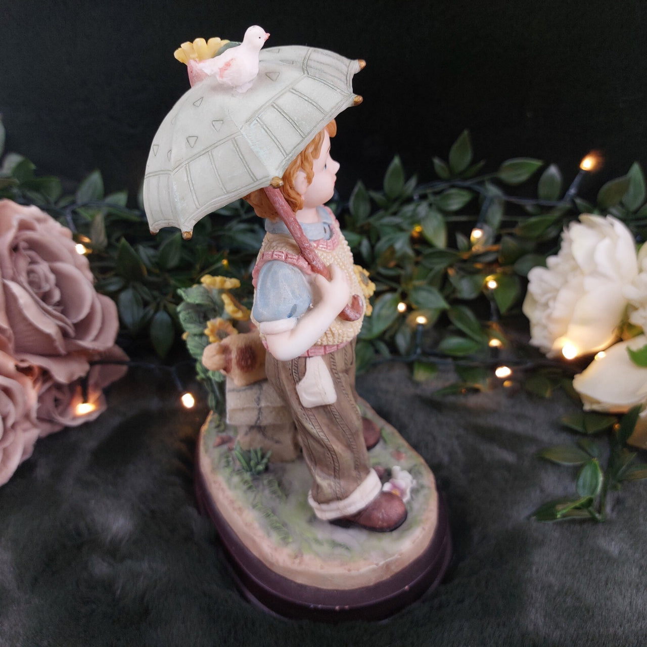2000Juliana Boy Collection with Umbrella Figurine Porcelain United Kingdom.11