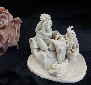 Martinez Porcelain Figurine Waiting Girl 4.5in 636g Handmade see pics0