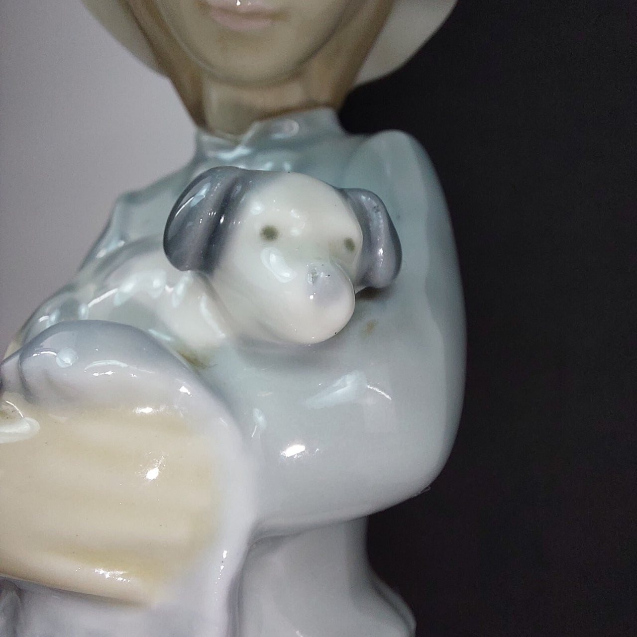 Nao Girl Lladro Cuddling Puppy Figurine Blanket Porcelain firreplace decor Spain11