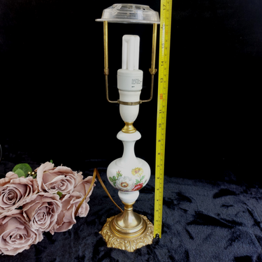 Stunning Italian Porcelain gold brass Floral Table Lamp Brass antique Decor 17