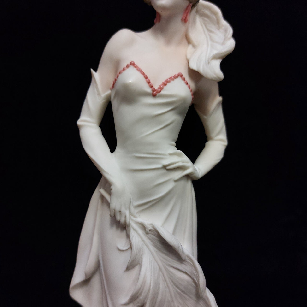 Florence Armani Stepping Out Figurine – Mint Condition 1413F Lady With Box & COA3