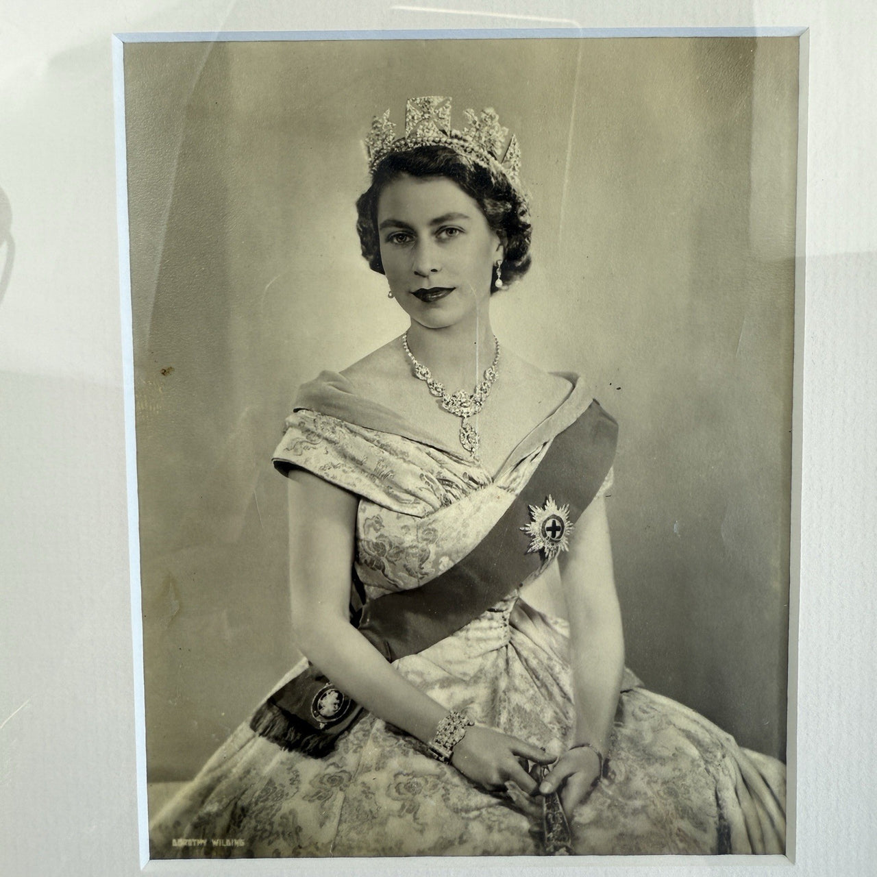Original Photograph Queen Elizabeth II by Dorothy Wilding 1952 -approved Print11