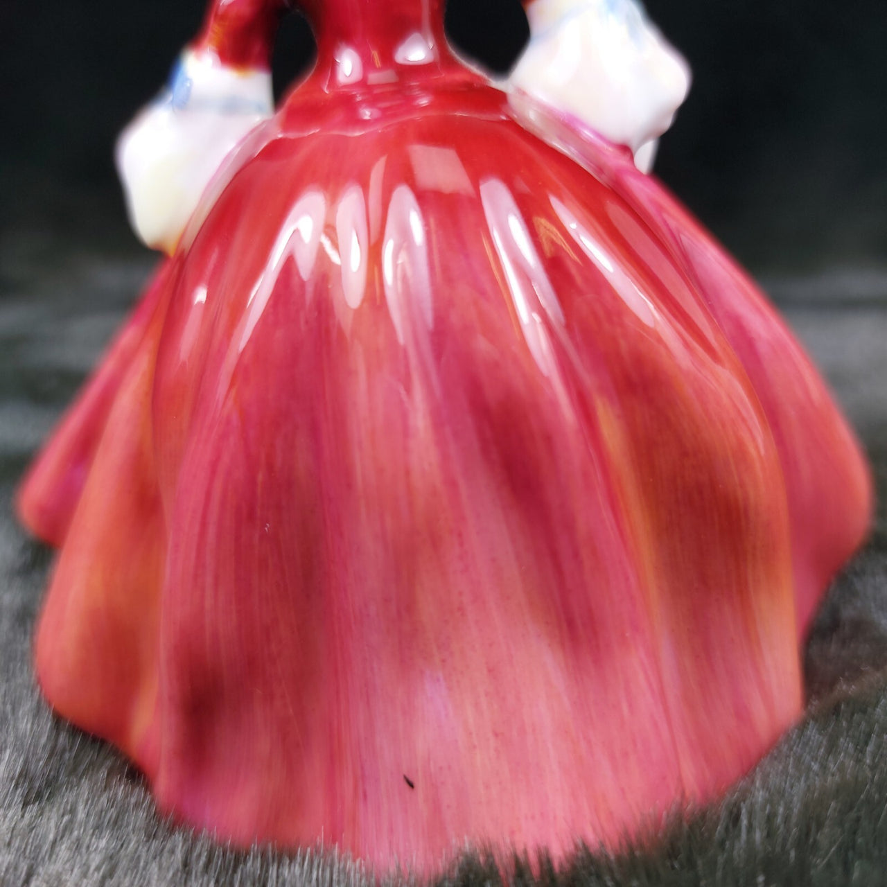 Royal Boxed Doulton ladies “Southern Belle” victorian lady figurine porcelain 16