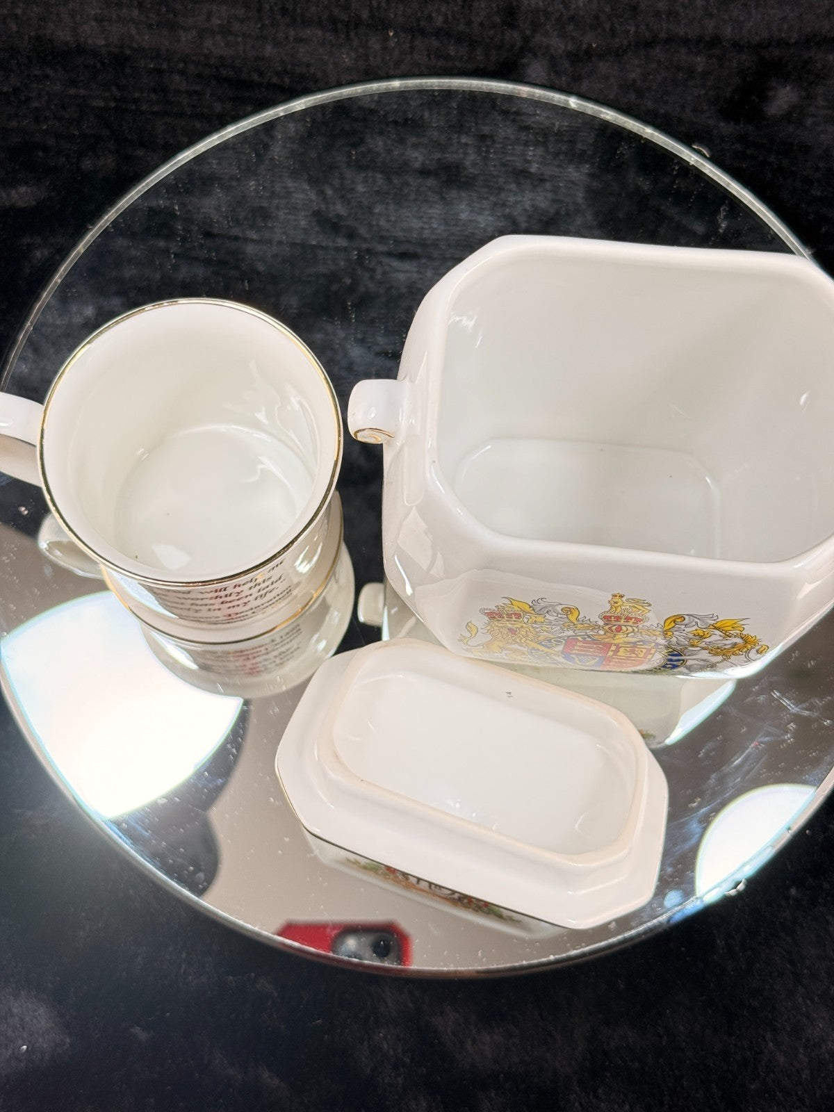 Ringtons Jubilee Golden Queen Elizabeth II Mug &Tea Caddy Set 1952–2002 SEE BOX6