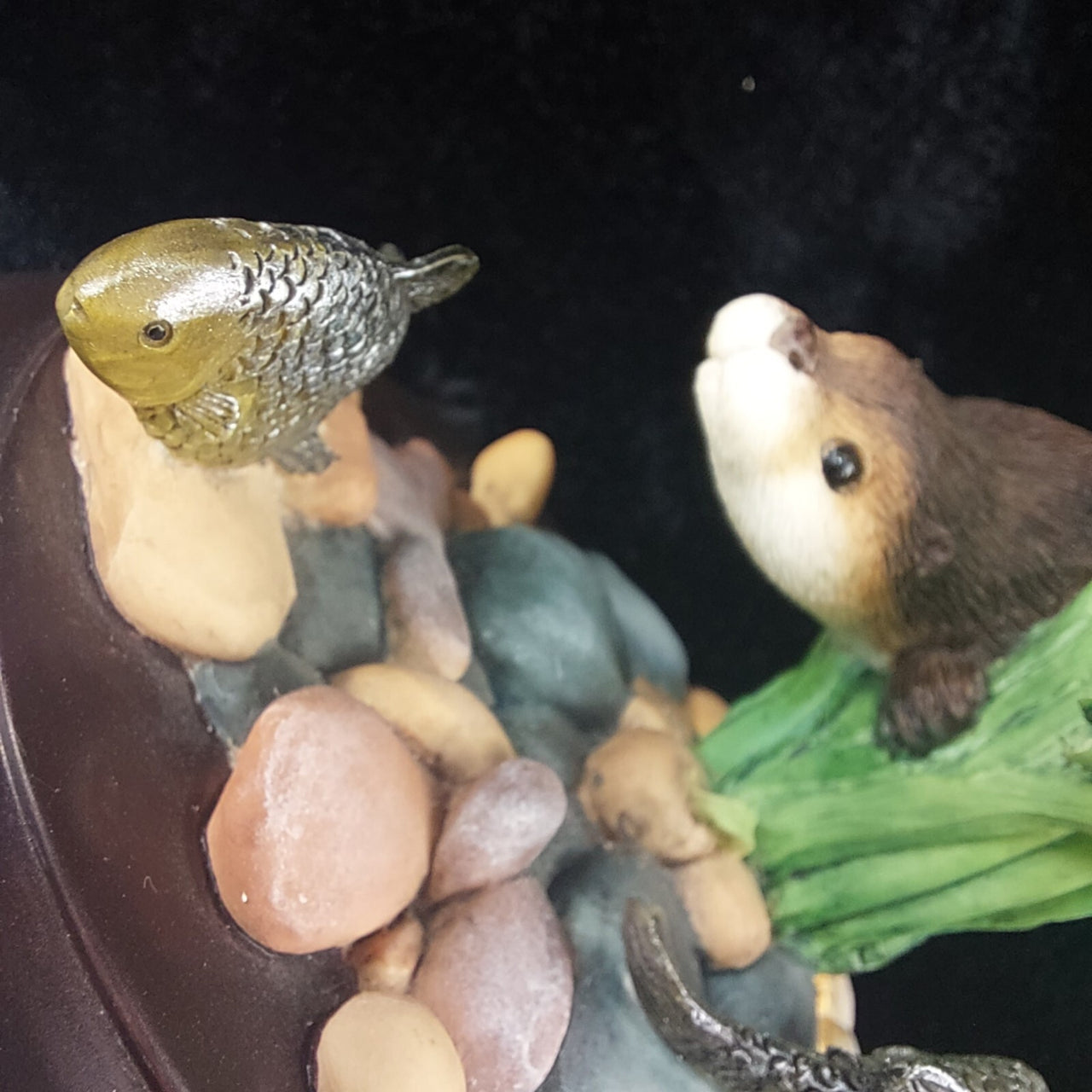 Rare Border Fine Arts Studio –A7683 200 Enesc Figurine "Swimming Otter & Fish"  10