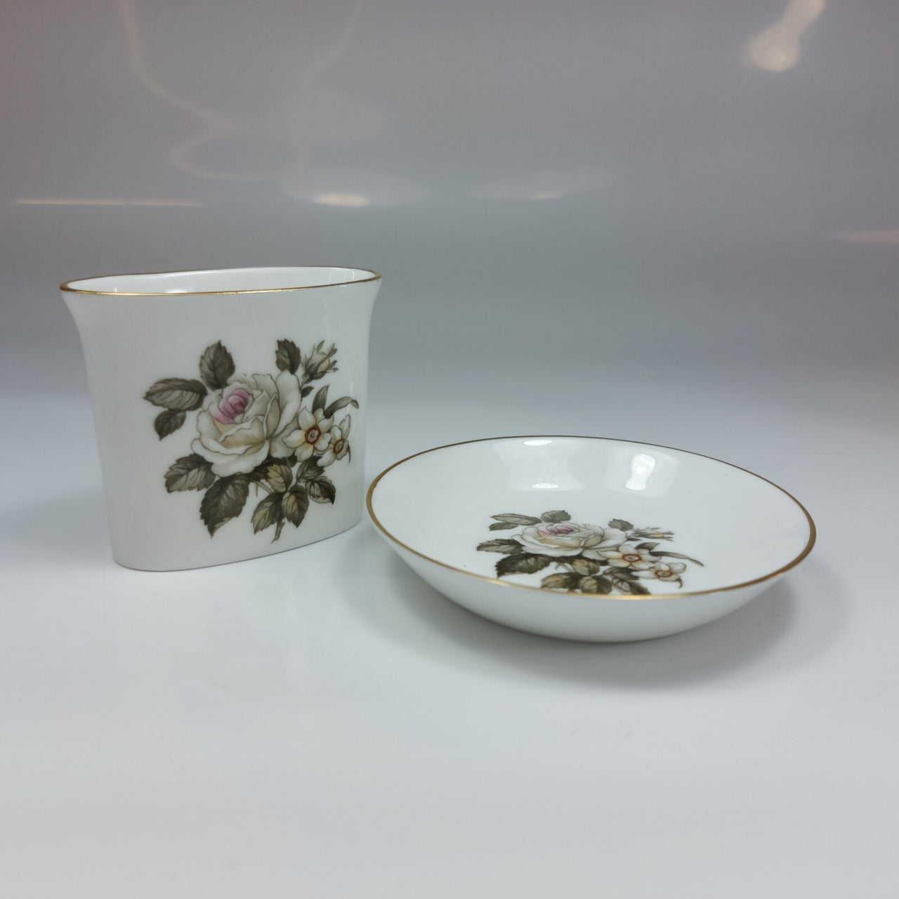 Royal Worcester Bone China Oval Spill Vase Pin Dish Set Floral Gilt Boxed decor3