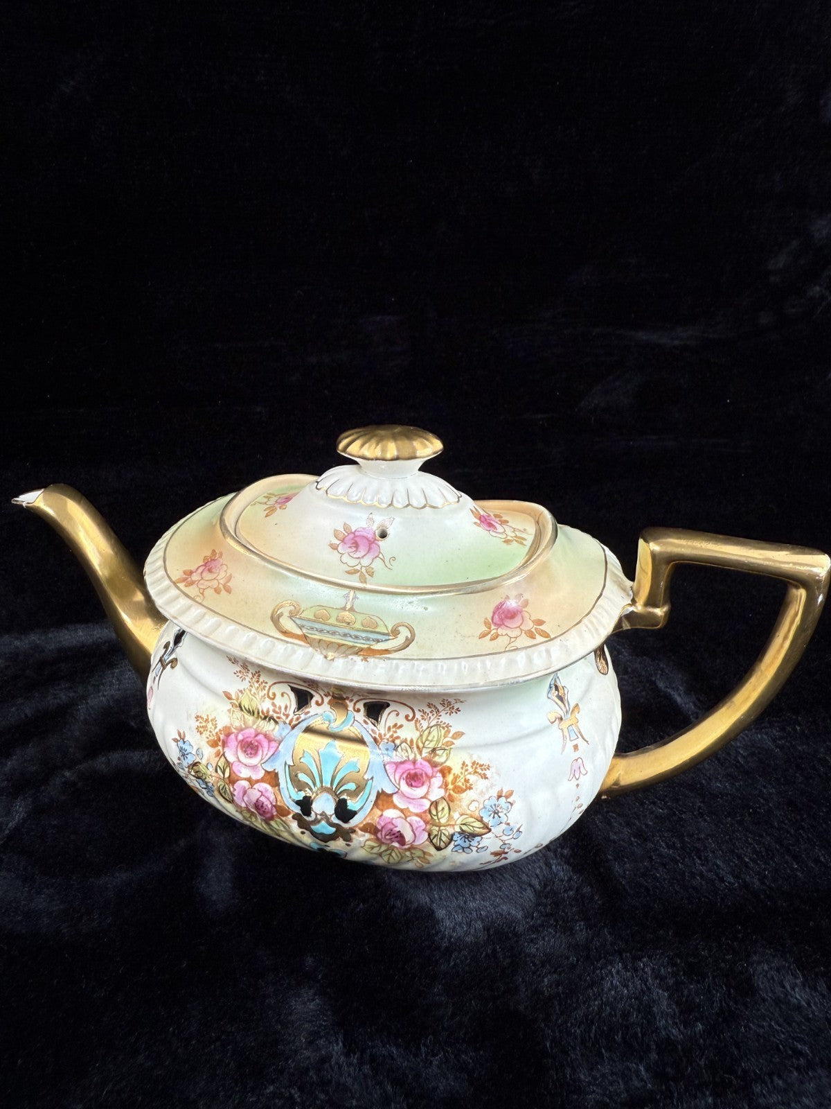 Exquisite Antique Crown Devon Fieldings Tea Pot  "Wick" Pattern repaired5