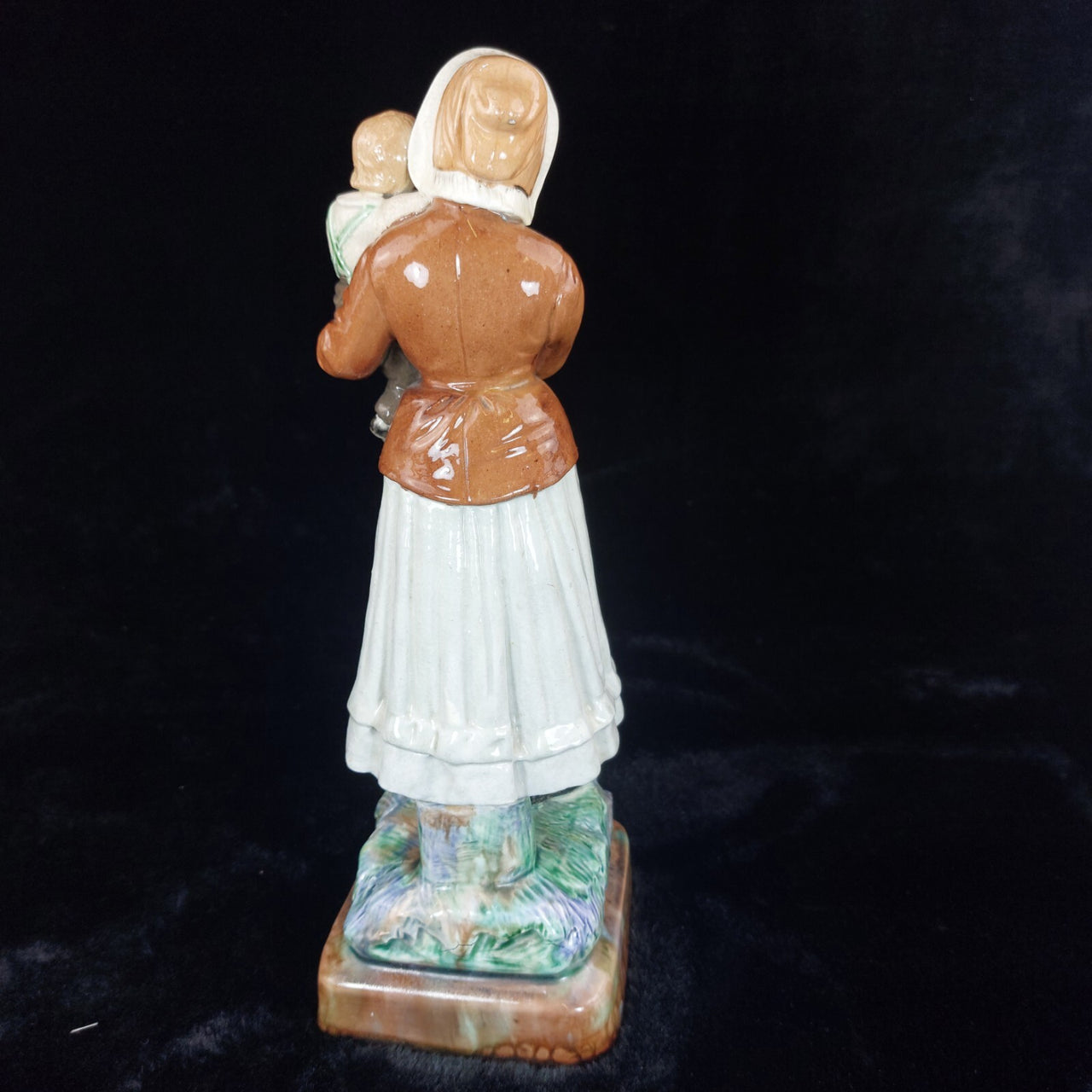 Wittmann & Roth Of London Figure 1900s Of A Fisherman And Children&wife repaired15