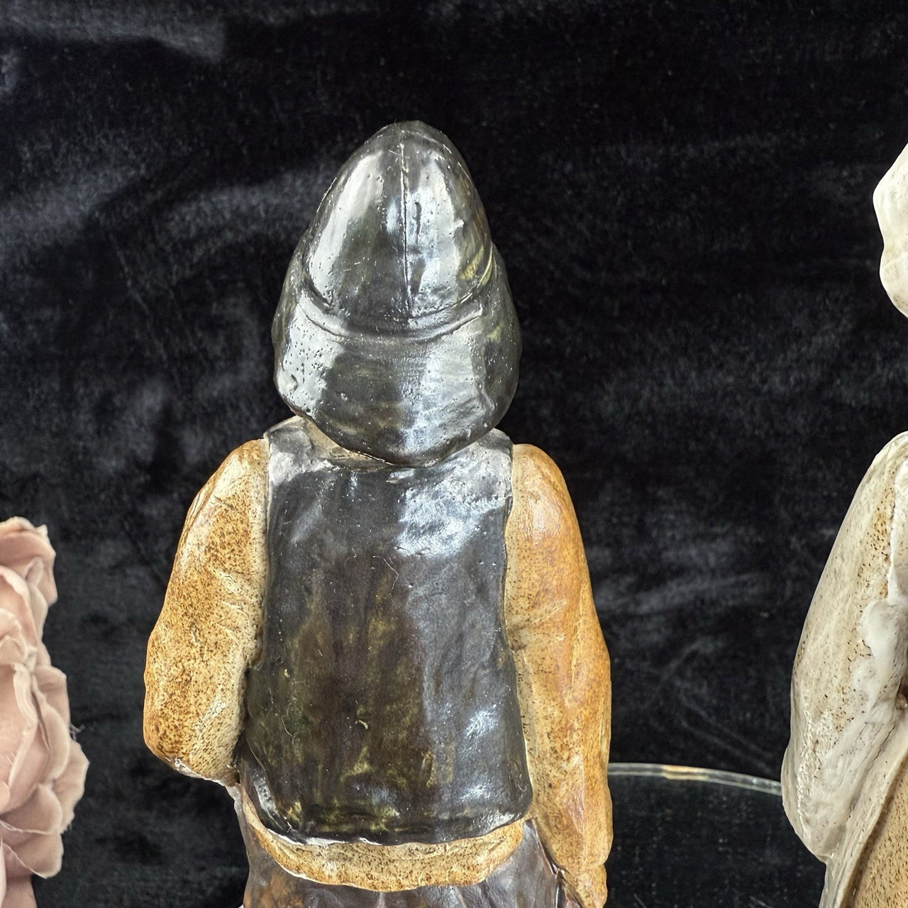 Vintage  Signed by JR Art Pottery fisherman and wife clay figurine set of 2 Rare7