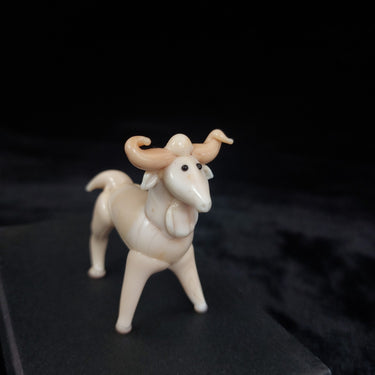 Handmade Glass Ram Figurine Cream Horns Curled Animal Sculpture Good w/ Box   3