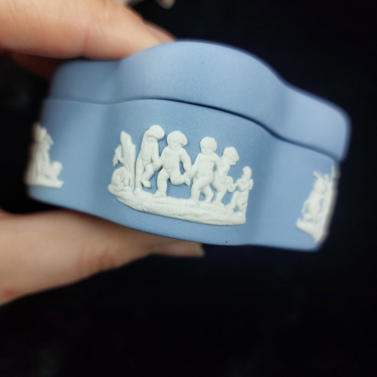 Wedgwood Blue Elegant Jasperware & Collectible Trinket Box/Lidded Dish British d10