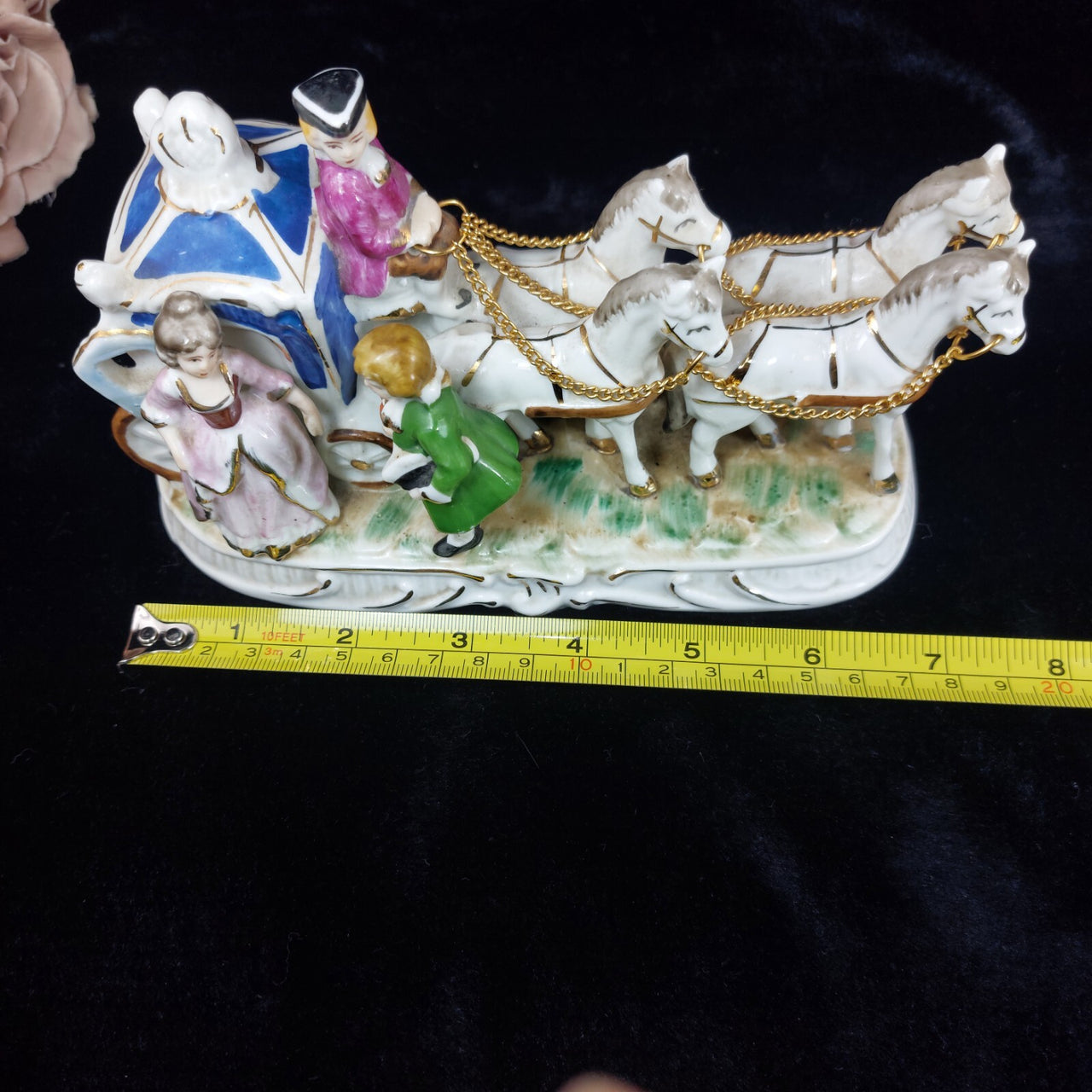 Porcelain horse- marriage proposal scene 70s Drawn Carriage Vintage Music Box.2