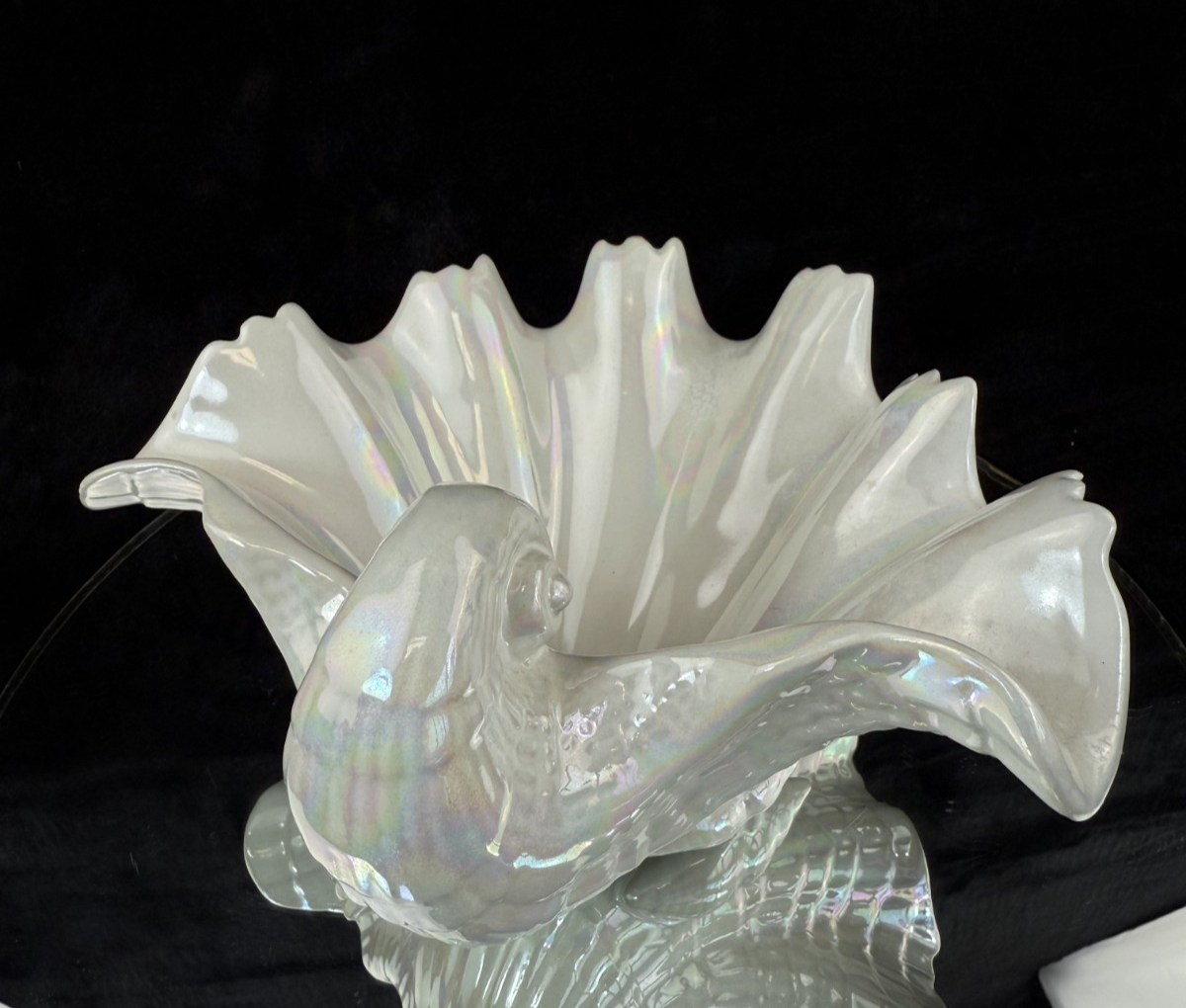 Vintage 1953 Royal Worcester Bone China Iridescent Shell Figurine/Dish  Model G1