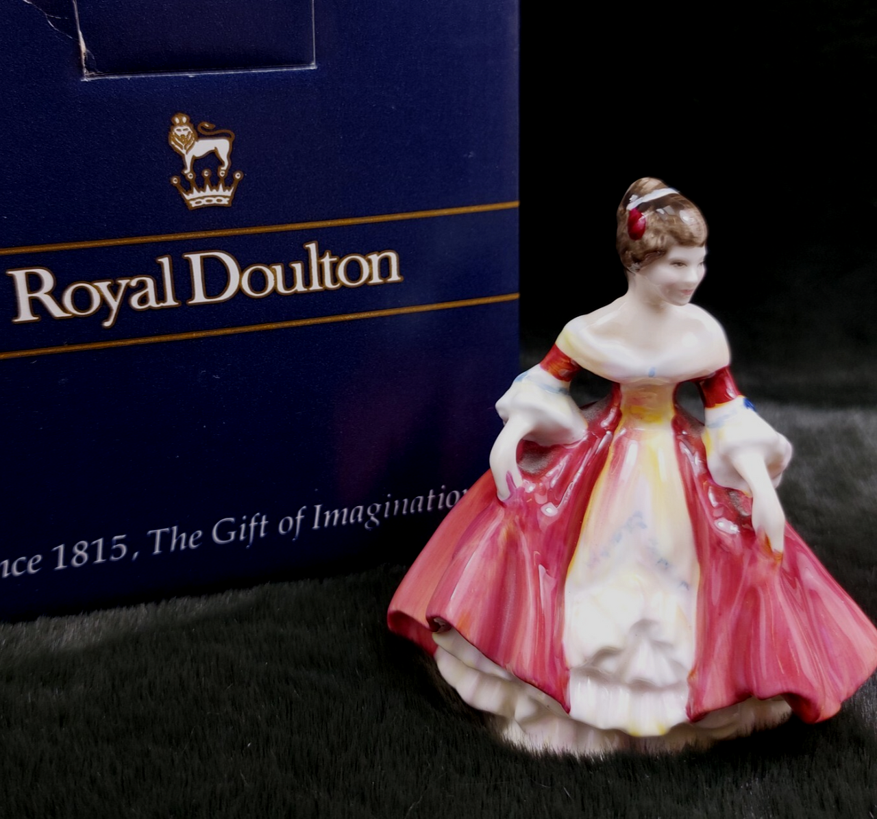 Royal Boxed Doulton ladies “Southern Belle” victorian lady figurine porcelain 0