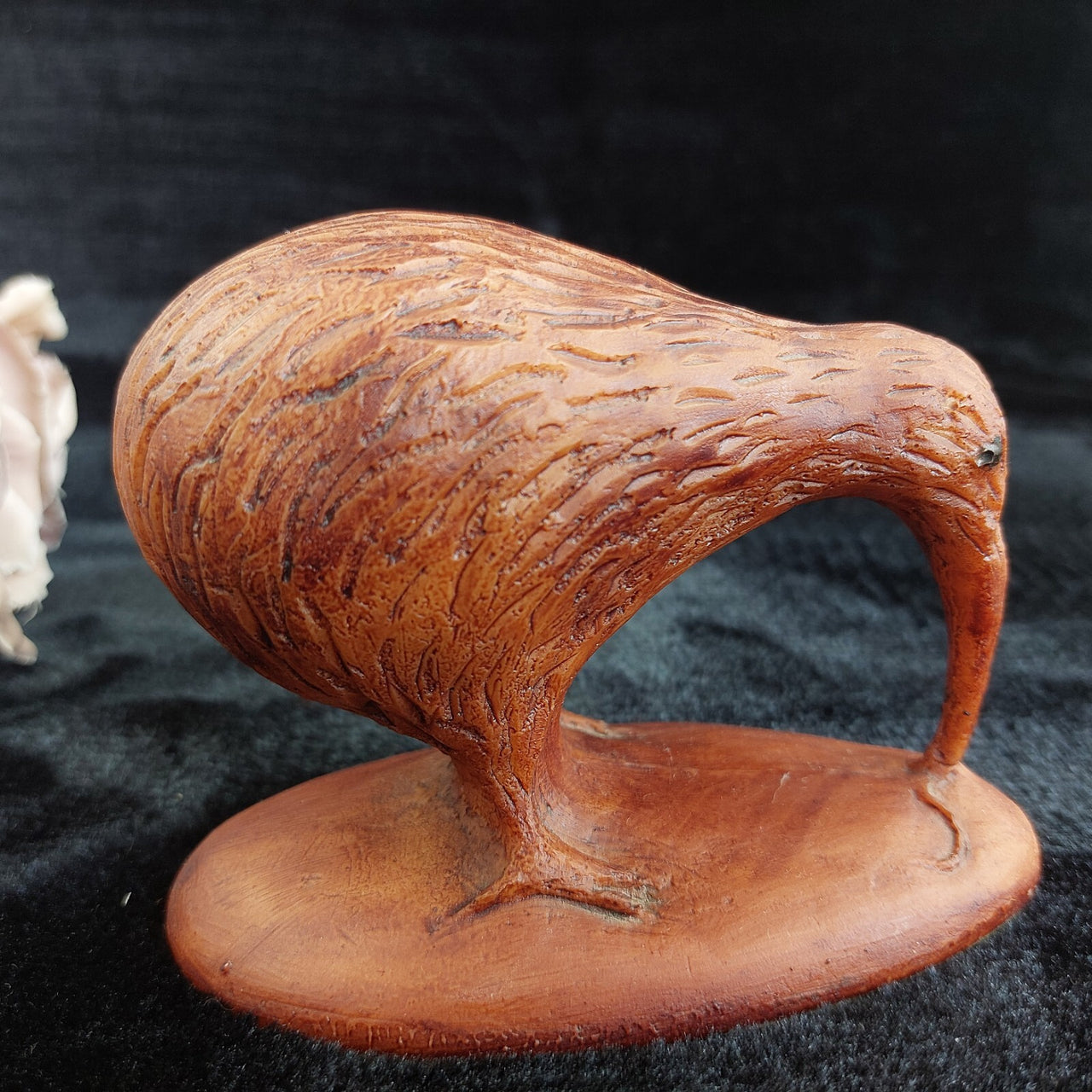 Figurine Sculpture Handmade New Zealand Kiwi Bird Wooden Carving decor bird 1