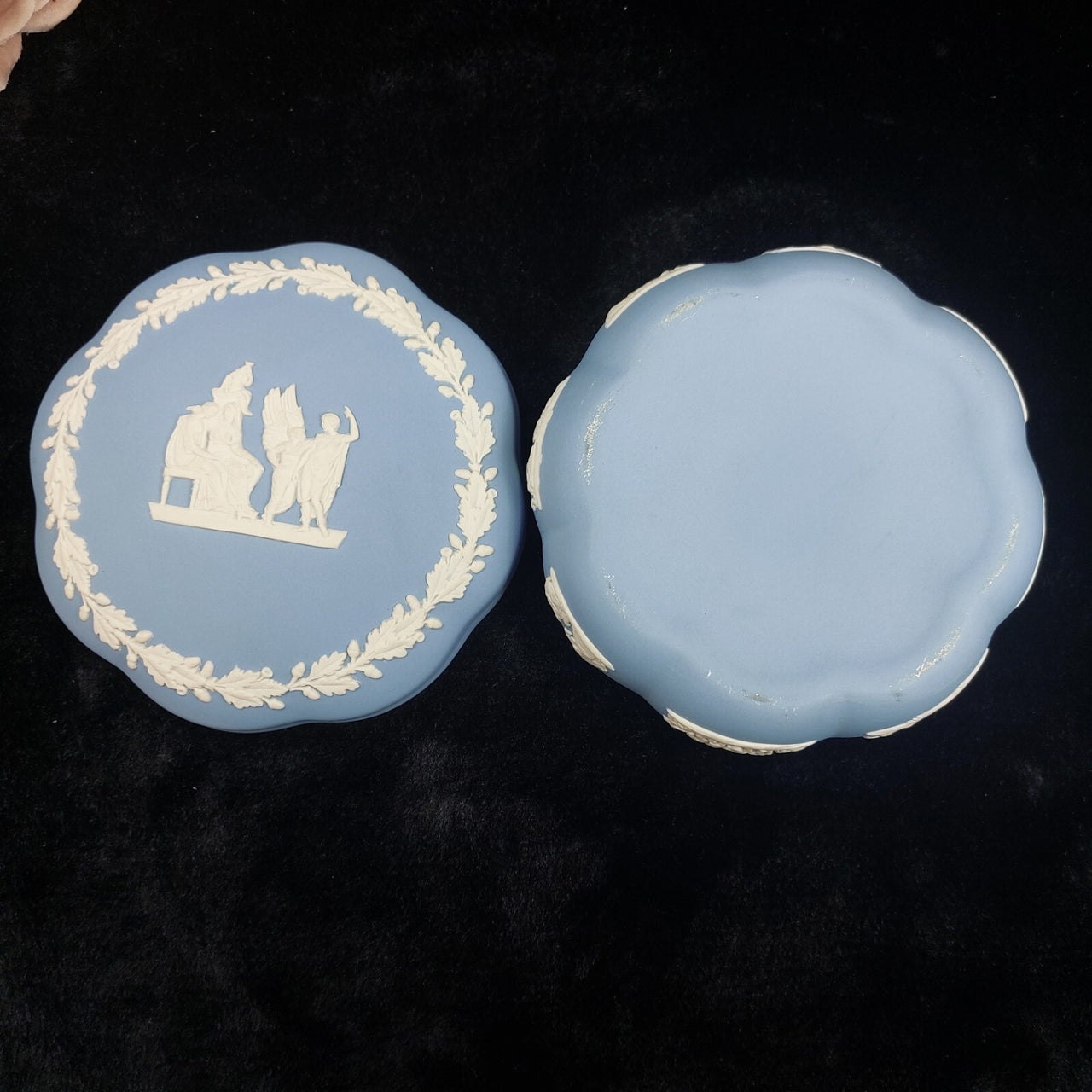 Wedgwood Blue Jasperware Trinket Box – Vintage -  Classical Design - England9