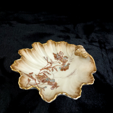 Limoges France Bowl A. Lanternier Antique Shell Dish Floral Gilded Trim decor0